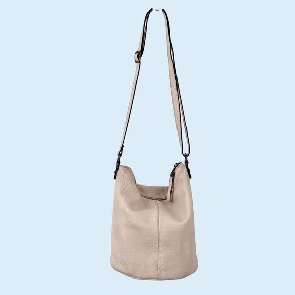 ELLIOTT LUCCA Cream Pebbled Leather BUCKET CROSSBODY Bag Purse - Picture 1 of 14